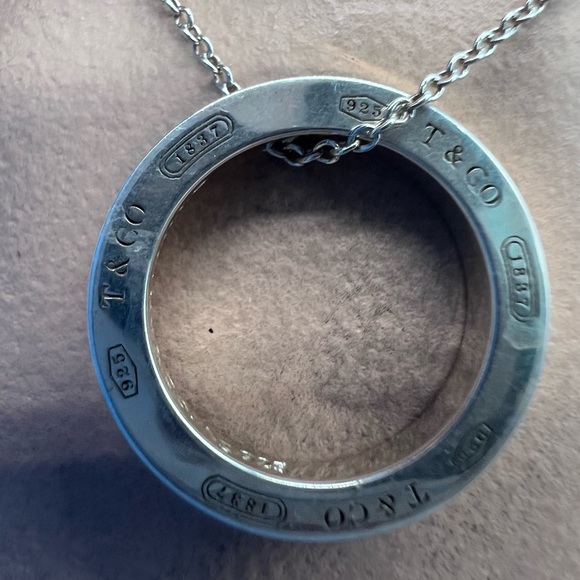 🔴Authentic TIFFANY & CO Silver Reservable T & CO 1837 Circle Pendent Necklace🔴 - Picture 4 of 10
